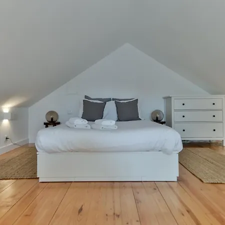 Apartment Loft Martires Da Liberdade By Hosts Porto